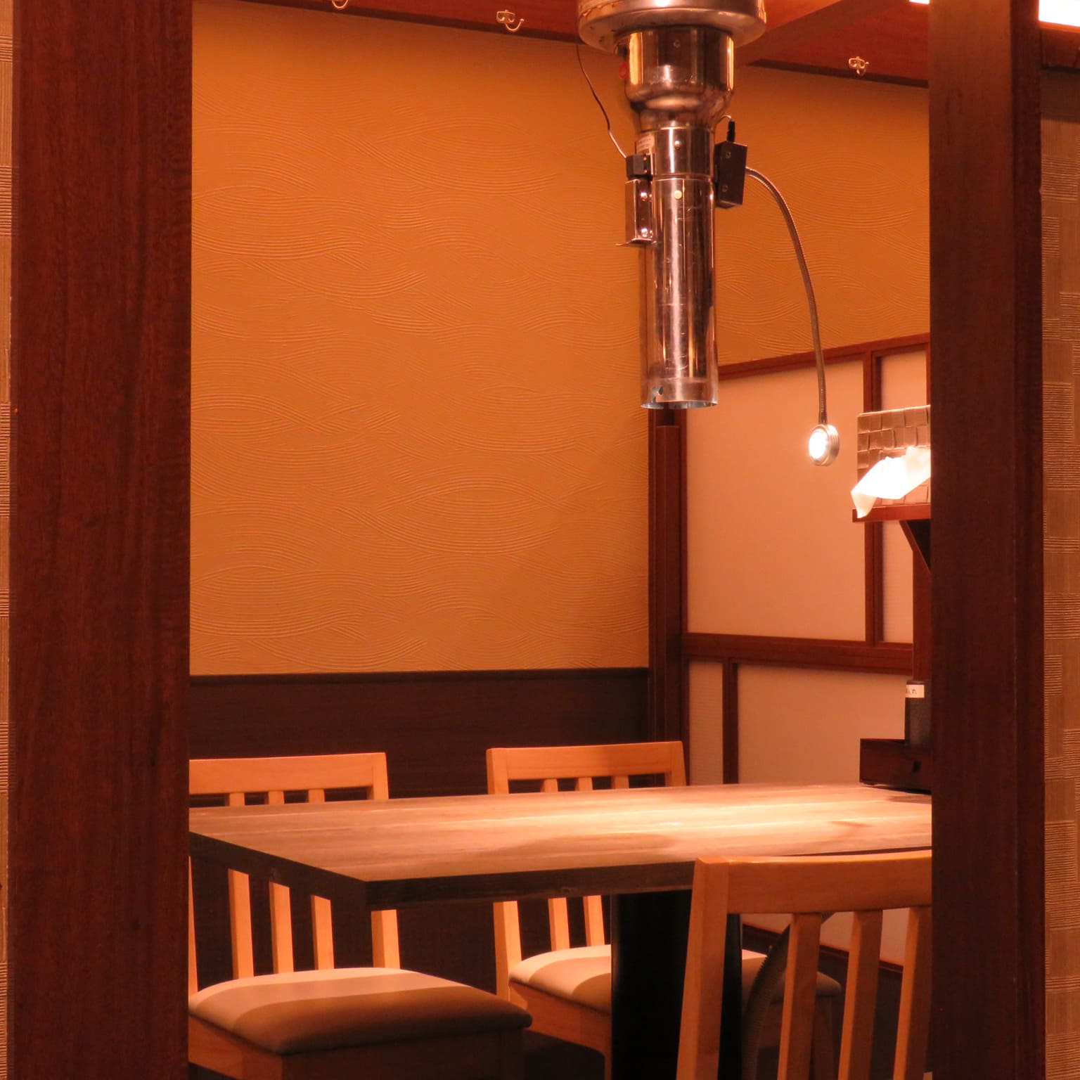 【観光に最適】狸小路で個室完備の海鮮ディナー【公式】北海海鮮 寿司酒場 魚しょう狸小路店 | 個室で楽しむ新鮮海鮮料理